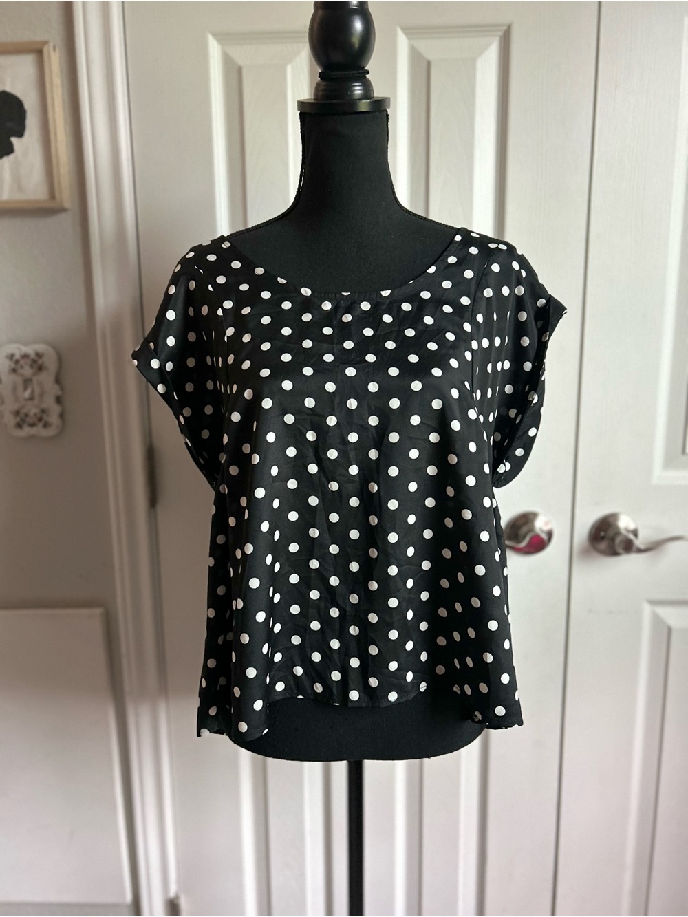 Charlotte Russe black & white polka dot short sleeve split back blouse